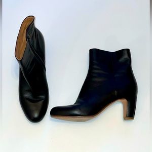 Maison Martin Margiela Line 22 Curved Heel Boot, size 41